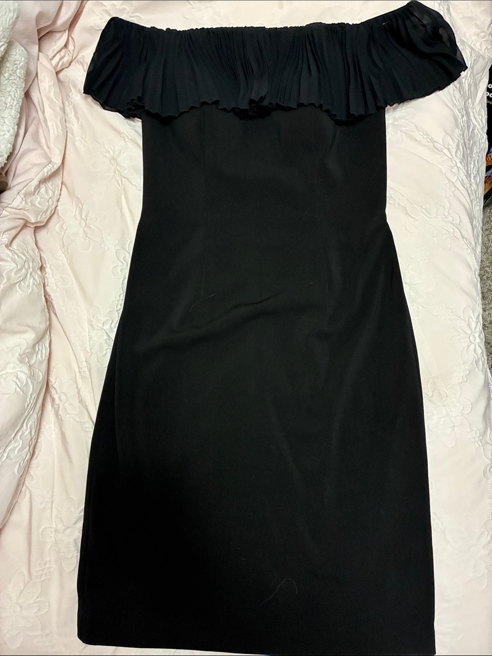 Carmen Marc Valvo Black Strapless Ruffle Sheath Dress